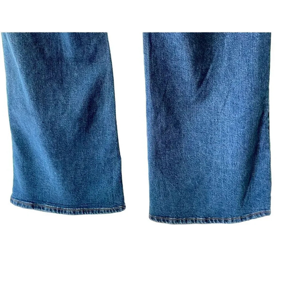Universal Thread NWT 17 reg. Flared leg, high rise blue jeans. Vintage stretch. - Picture 4 of 8
